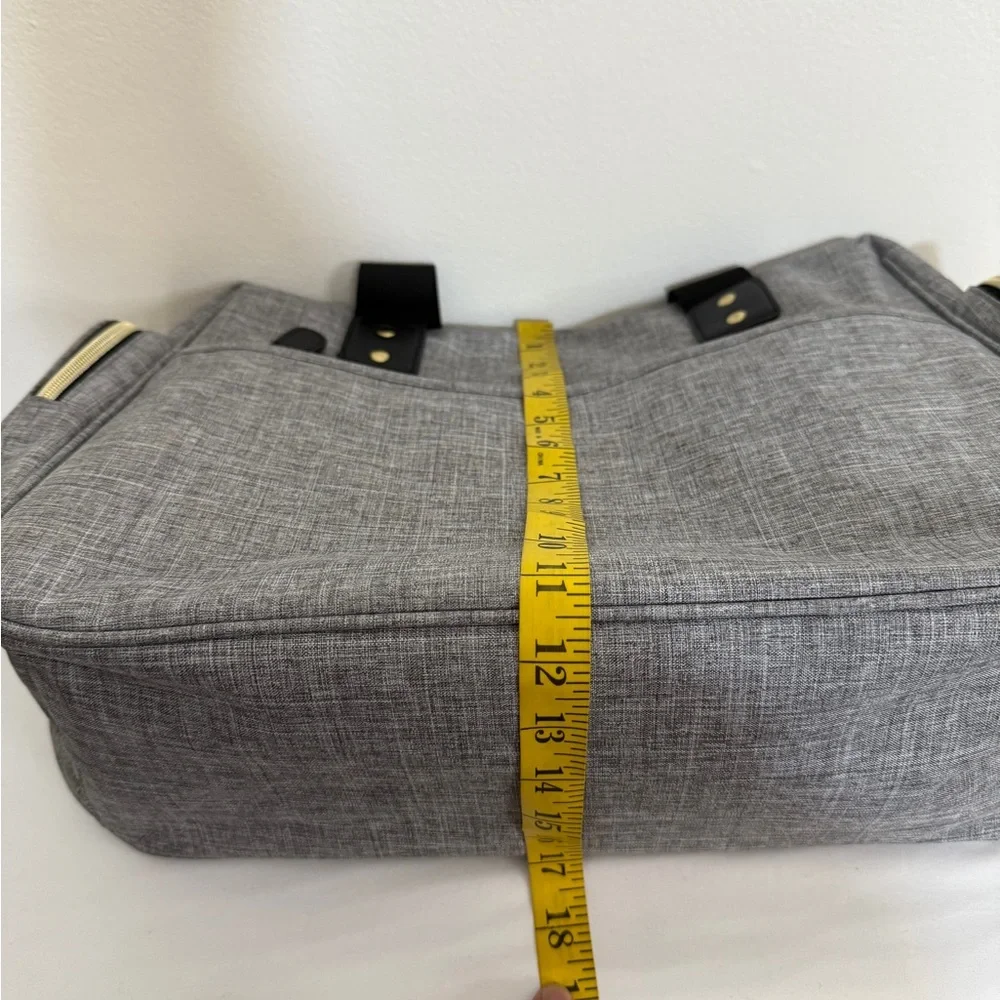 HaloVa Gray Baby insulated Bag also has strap for shoulder or crossbody - Picture 11 of 16